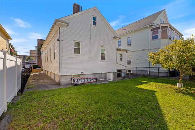 26 Mansfield St, Somerville, MA 02143