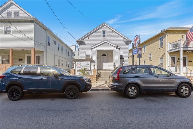 26 Mansfield St, Somerville, MA 02143