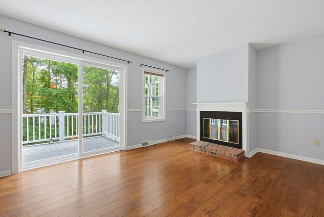 206 Laurelwood Dr 206, Hopedale, MA 01747