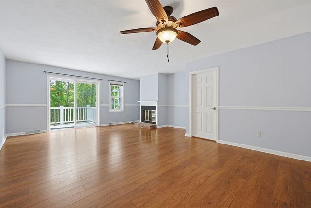 206 Laurelwood Dr 206, Hopedale, MA 01747