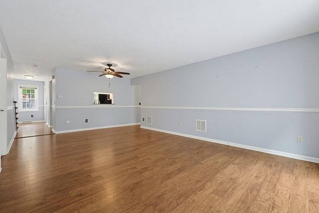 206 Laurelwood Dr 206, Hopedale, MA 01747