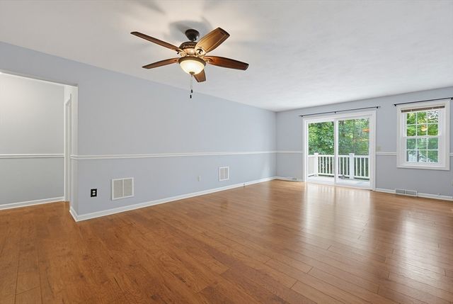 206 Laurelwood Dr 206, Hopedale, MA 01747
