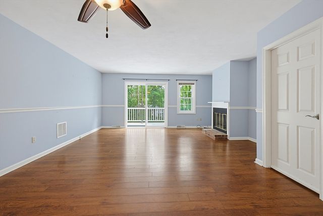 206 Laurelwood Dr 206, Hopedale, MA 01747