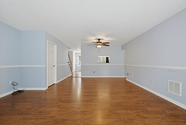 206 Laurelwood Dr 206, Hopedale, MA 01747