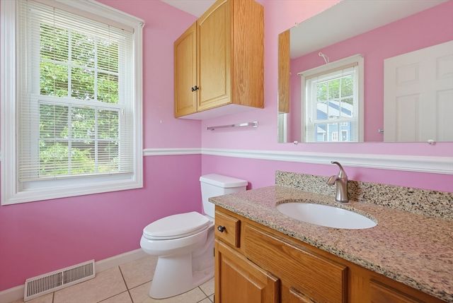206 Laurelwood Dr 206, Hopedale, MA 01747