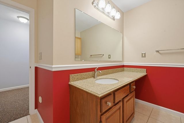 206 Laurelwood Dr 206, Hopedale, MA 01747