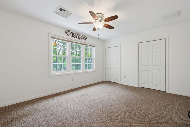 206 Laurelwood Dr 206, Hopedale, MA 01747