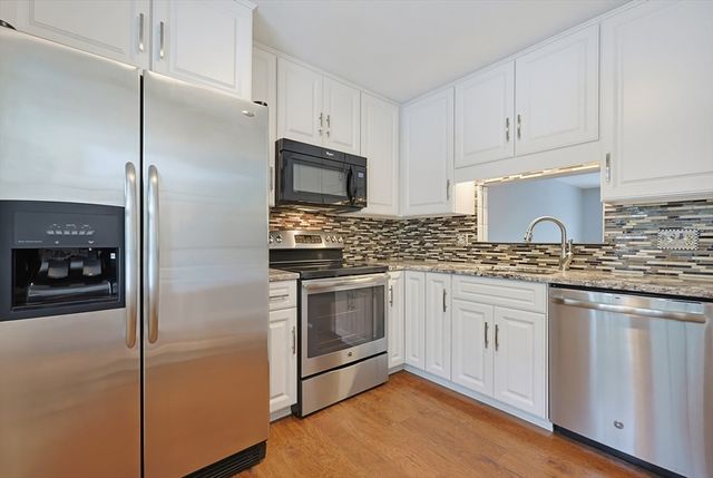 206 Laurelwood Dr 206, Hopedale, MA 01747