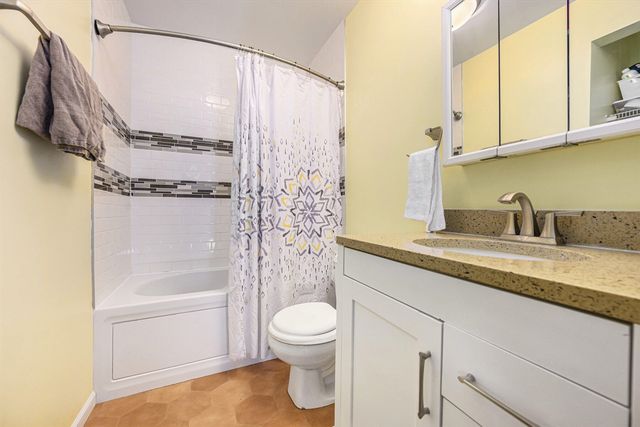 8560 Stadium Drive, Kalamazoo, MI 49009