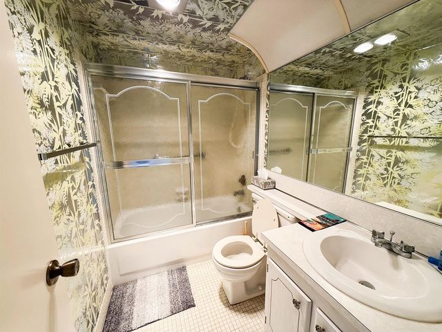4002 Cambridge A 4002, Deerfield Beach, FL 33442
