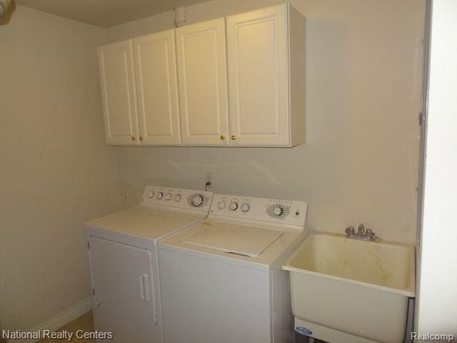 45707 N Stonewood Road, Canton, MI 48187