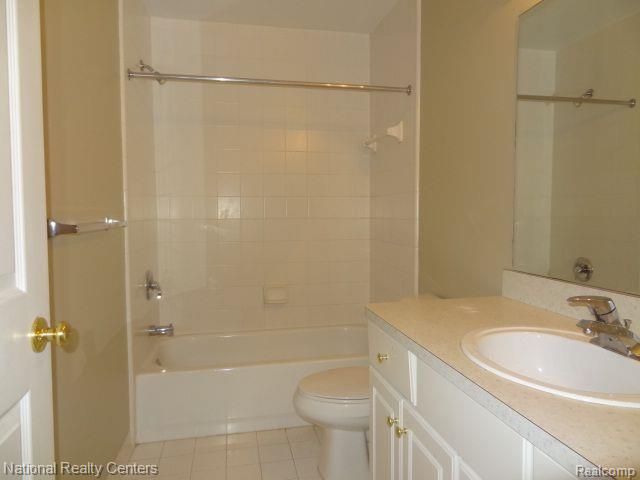 45707 N Stonewood Road, Canton, MI 48187