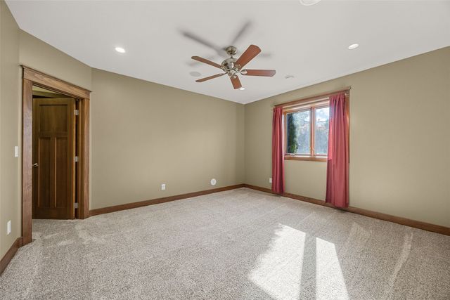 1344 Spring Ridge Ct. NE, Swisher, IA 52338