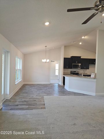 880 De Groodt Road SW, Palm Bay, FL 32908