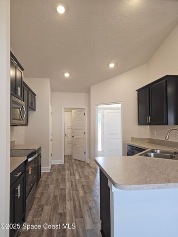 880 De Groodt Road SW, Palm Bay, FL 32908