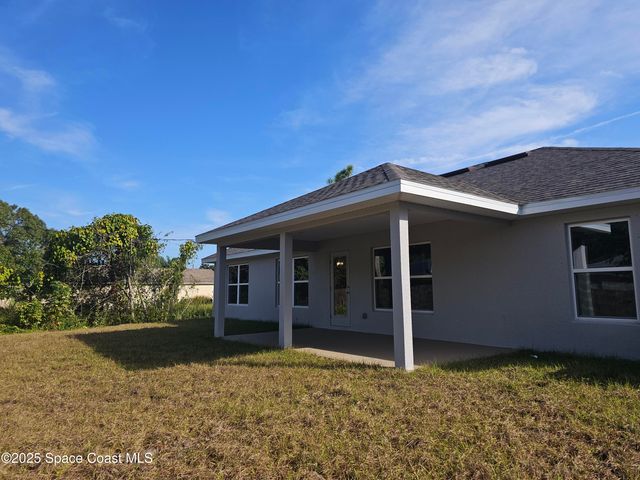 880 De Groodt Road SW, Palm Bay, FL 32908