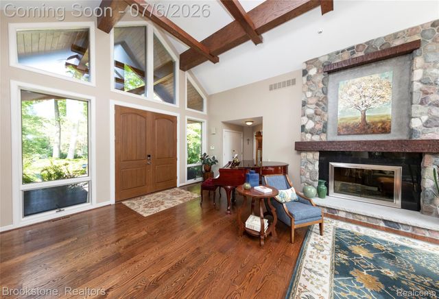 7215 DEER LAKE Court, Independence Charter Township, MI 48346