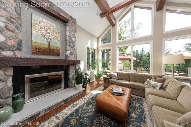 7215 DEER LAKE Court, Independence Charter Township, MI 48346