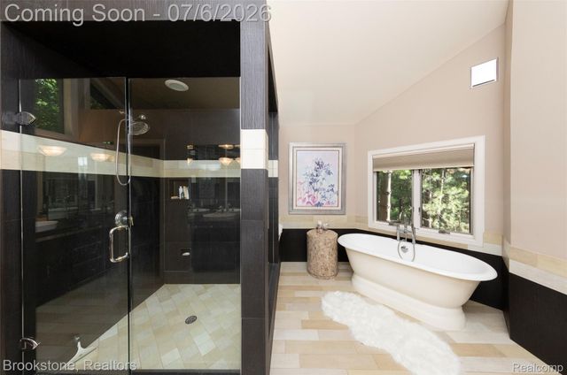 7215 DEER LAKE Court, Independence Charter Township, MI 48346