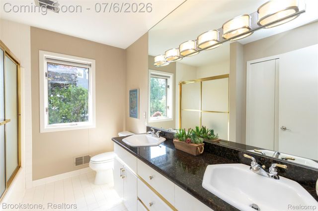 7215 DEER LAKE Court, Independence Charter Township, MI 48346