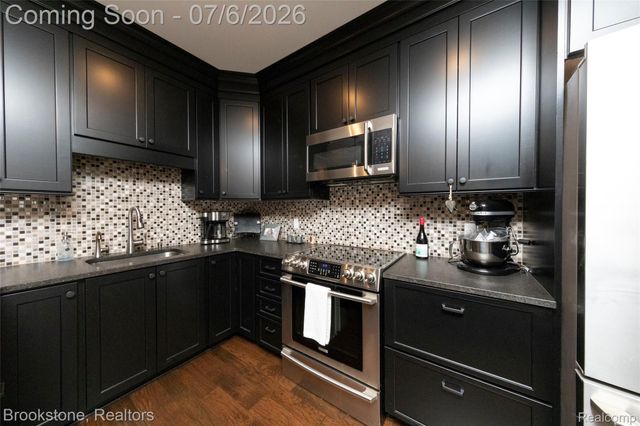 7215 DEER LAKE Court, Independence Charter Township, MI 48346
