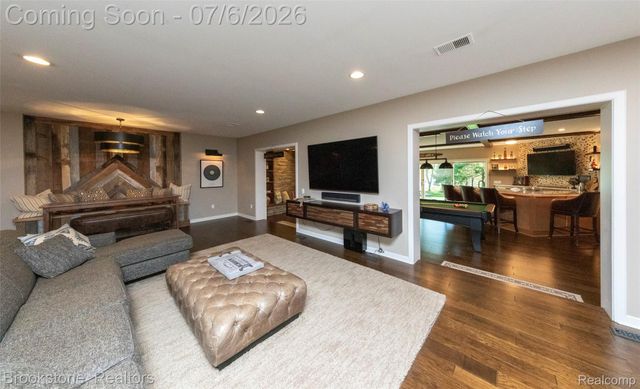 7215 DEER LAKE Court, Independence Charter Township, MI 48346