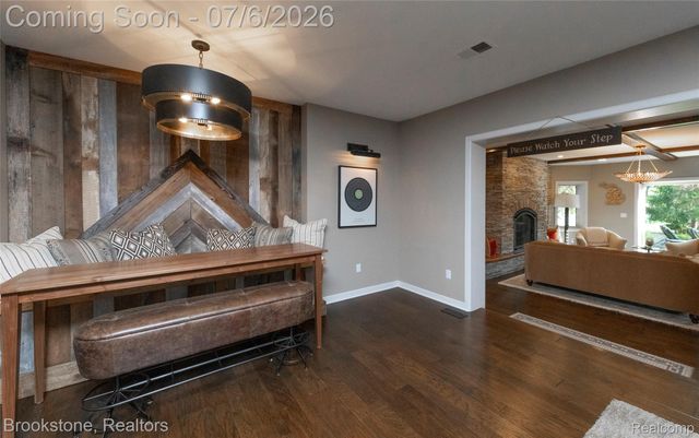 7215 DEER LAKE Court, Independence Charter Township, MI 48346