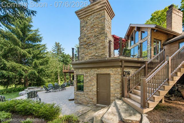 7215 DEER LAKE Court, Independence Charter Township, MI 48346