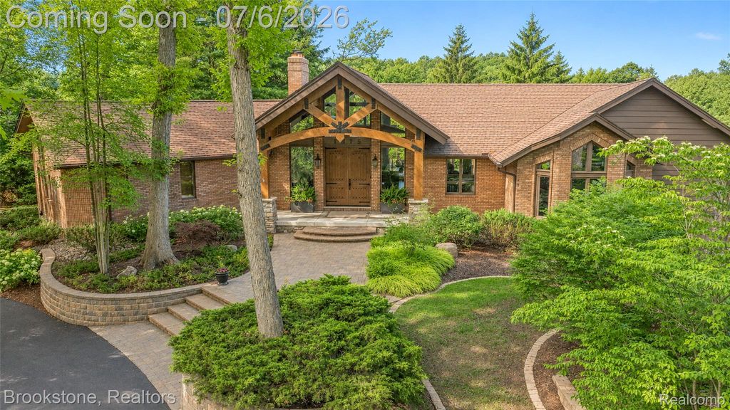 7215 DEER LAKE Court, Independence Charter Township, MI 48346
