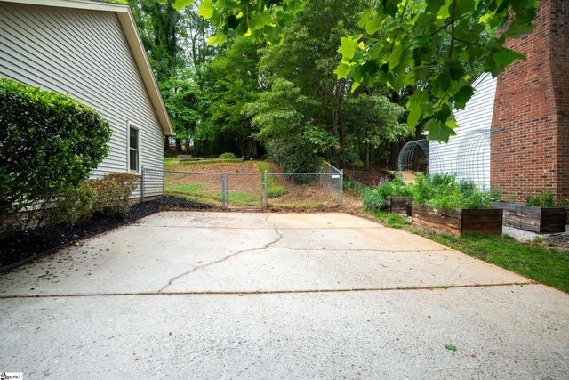 1606 Winding Way, Taylors, SC 29687