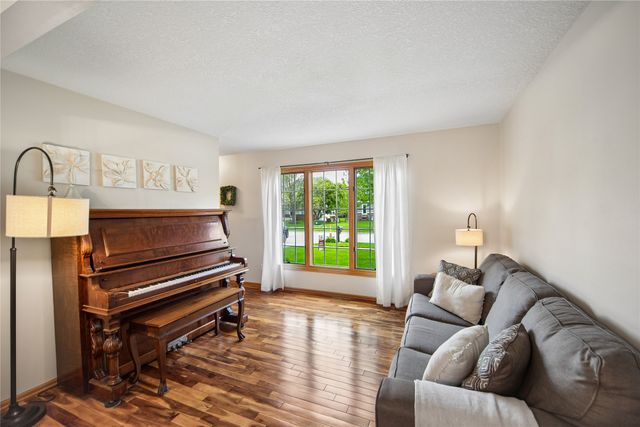 3466 Glenwood Drive, West Des Moines, IA 50265