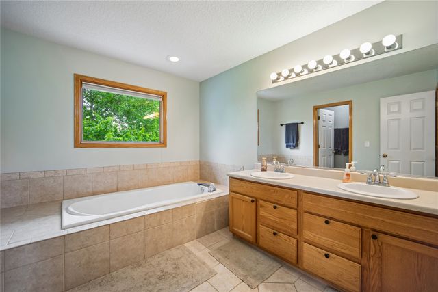 3466 Glenwood Drive, West Des Moines, IA 50265