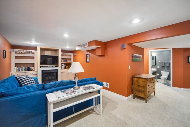 3466 Glenwood Drive, West Des Moines, IA 50265