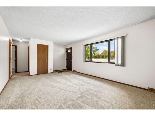 754 S Dotsero Dr, Loveland, CO 80537