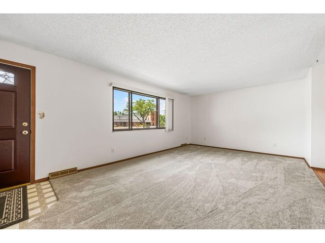 754 S Dotsero Dr, Loveland, CO 80537
