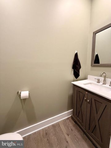 33 S STERLEY ST, Reading, PA 19607