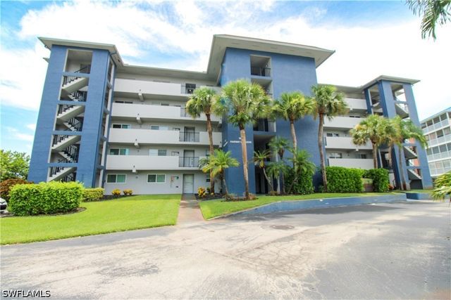 190 Pebble Beach BLVD 502, Naples, FL 34113