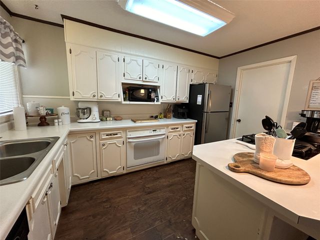 13 Rim Rock, Goldthwaite, TX 76844