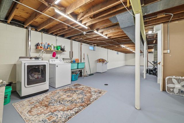 148 Echo LANE, Racine, WI 53406