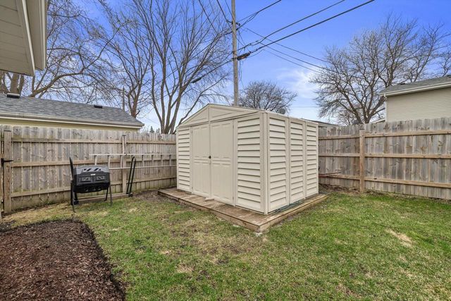 148 Echo LANE, Racine, WI 53406