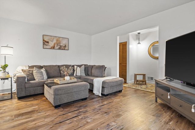 148 Echo LANE, Racine, WI 53406