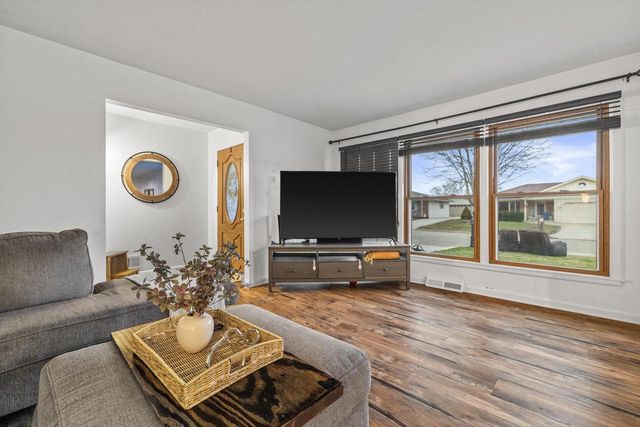 148 Echo LANE, Racine, WI 53406