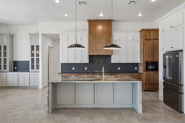 2219 WinterCreek Boulevard, Blanchard, OK 73010