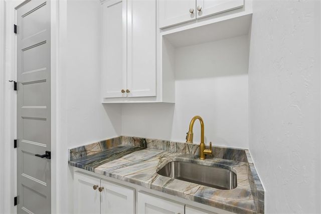 2219 WinterCreek Boulevard, Blanchard, OK 73010