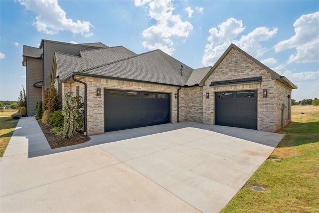 2219 WinterCreek Boulevard, Blanchard, OK 73010