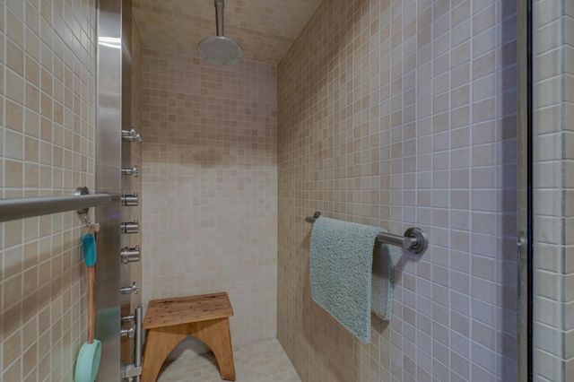 1913 Carroll Avenue, Saint Paul, MN 55104