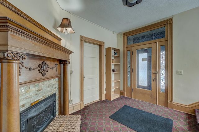 1913 Carroll Avenue, Saint Paul, MN 55104