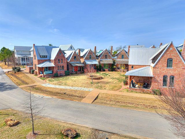 41 Redbud Street C, Carlton Landing, OK 74432