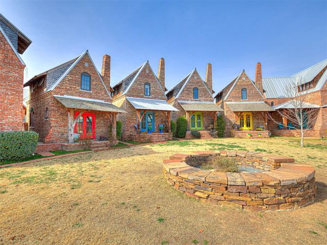 41 Redbud Street C, Carlton Landing, OK 74432