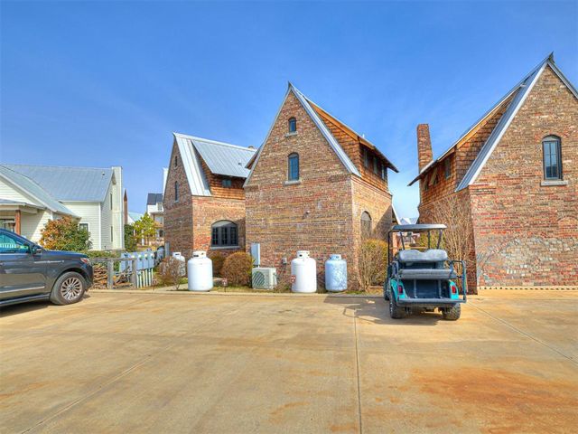 41 Redbud Street C, Carlton Landing, OK 74432